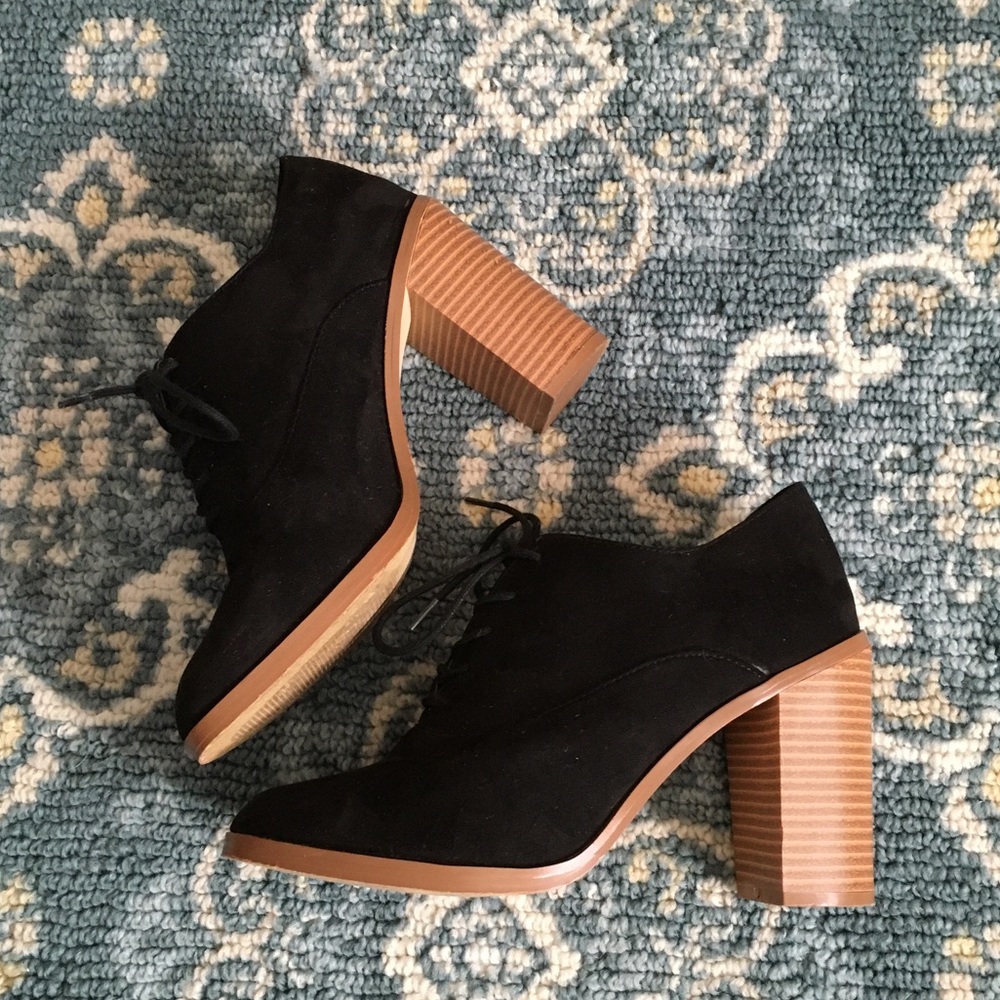 🌙Forever 21 Black Lace-Up Heels